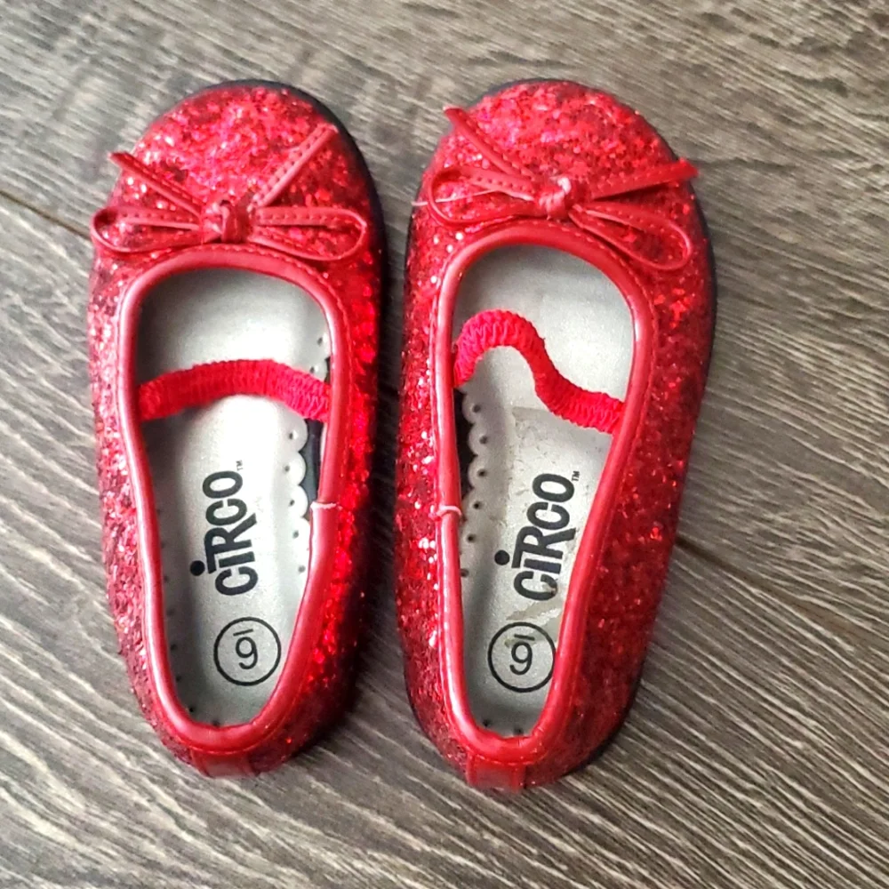 ❤️ Red Circo Sparkly Girls Ballet Style Flats - Shoes - Size 6 - Picture 1 of 5